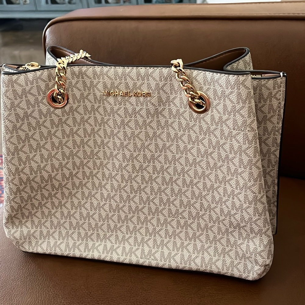 Michael Kors Logo Leather Bag